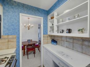 7 Chateaux Circle 7H, Scarsdale NY 10583