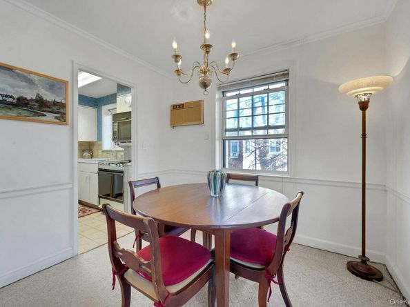 7 Chateaux Circle 7H, Scarsdale NY 10583