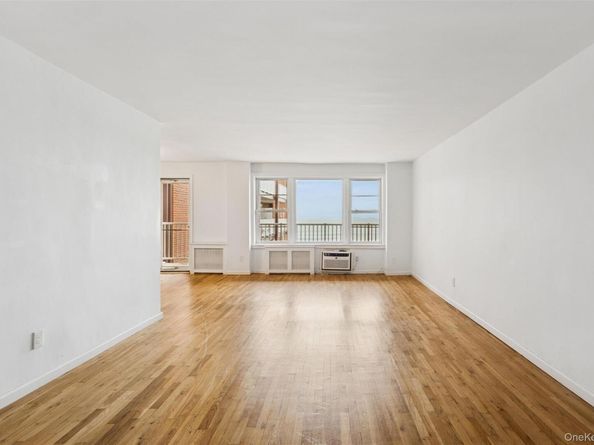 666 Shore Road 5M, Long Beach NY 11561