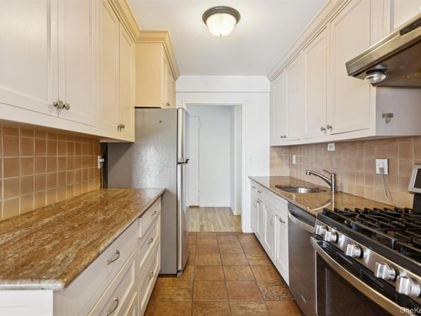 666 Shore Road 5M, Long Beach NY 11561