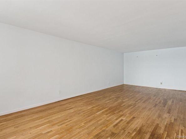 666 Shore Road 5M, Long Beach NY 11561