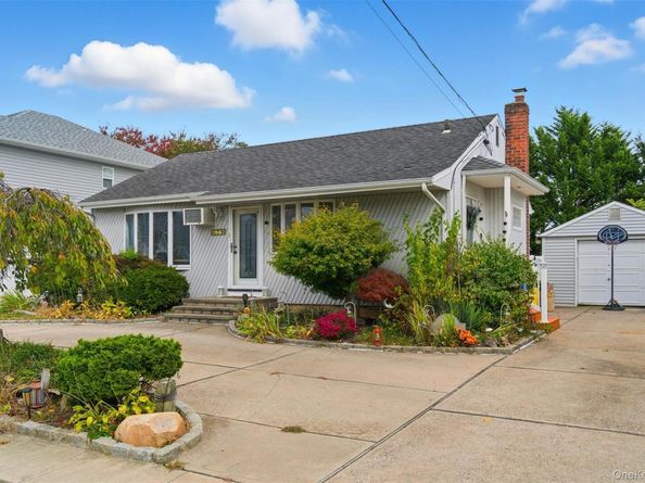 179 Park Lane, Massapequa NY 11758