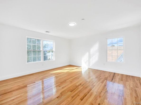 322 Miller Avenue, Freeport NY 11520