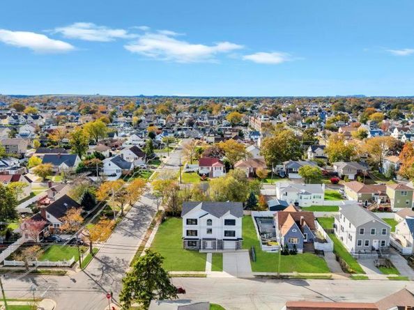 322 Miller Avenue, Freeport NY 11520