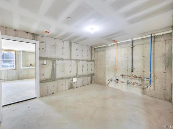 322 Miller Avenue, Freeport NY 11520