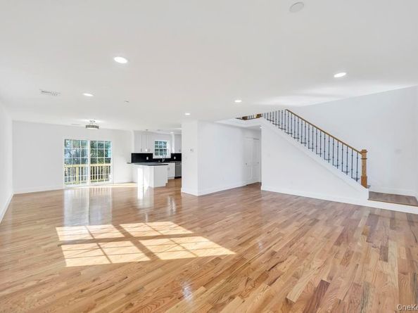 322 Miller Avenue, Freeport NY 11520