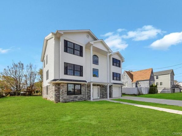 322 Miller Avenue, Freeport NY 11520