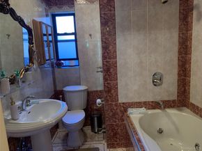 72-11 110 Street 3g, Forest Hills NY 11375