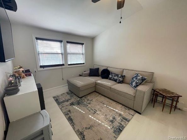 62 Old Farm Road, Levittown NY 11756