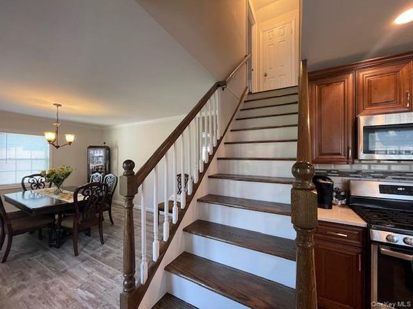 62 Old Farm Road, Levittown NY 11756