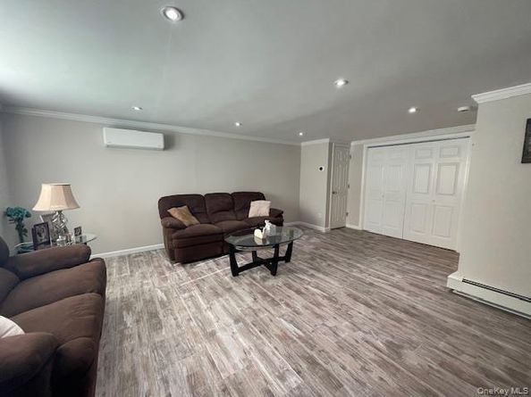 62 Old Farm Road, Levittown NY 11756