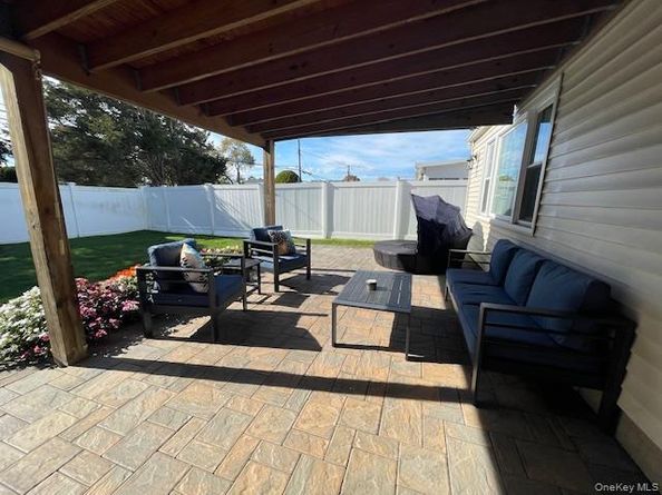 62 Old Farm Road, Levittown NY 11756