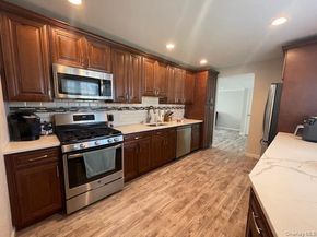 62 Old Farm Road, Levittown NY 11756