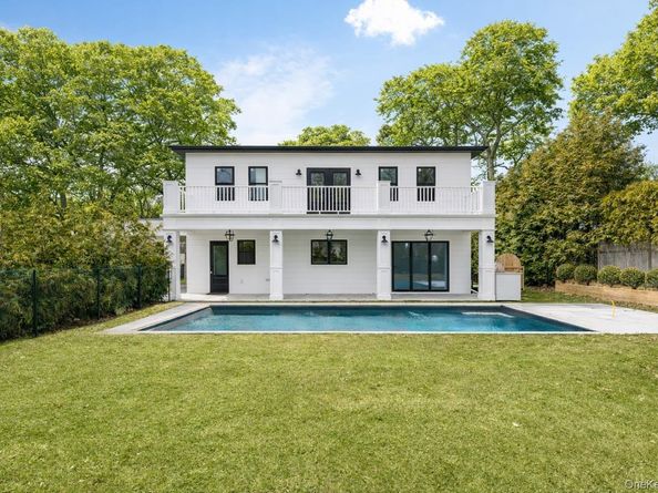 40 Waters Edge Road, Southampton NY 11968