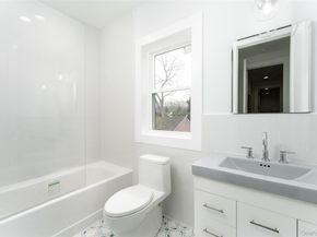 40 Waters Edge Road, Southampton NY 11968