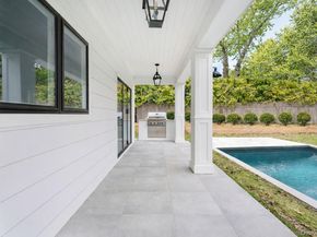 40 Waters Edge Road, Southampton NY 11968