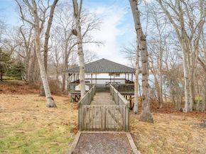 40 Waters Edge Road, Southampton NY 11968
