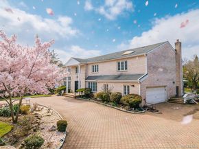 117 Plainview Road, Woodbury NY 11797