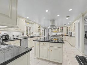 117 Plainview Road, Woodbury NY 11797