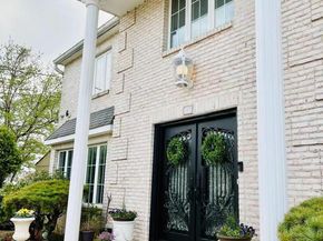 117 Plainview Road, Woodbury NY 11797