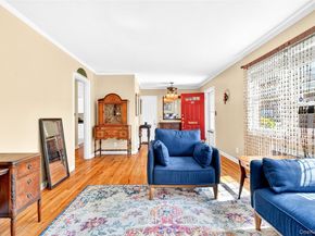 115 Robins Road 115, New Rochelle NY 10801