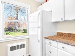 115 Robins Road 115, New Rochelle NY 10801