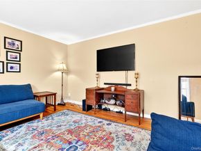 115 Robins Road 115, New Rochelle NY 10801