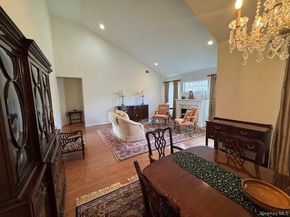 15 Constantine Way, Mount Sinai NY 11766
