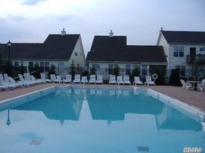 15 Constantine Way, Mount Sinai NY 11766