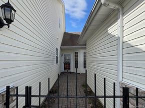 15 Constantine Way, Mount Sinai NY 11766