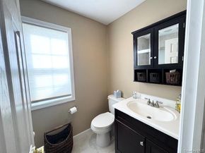 15 Constantine Way, Mount Sinai NY 11766