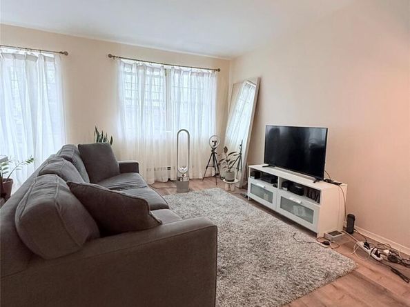 172-39 Highland Ave 4H, Jamaica Estates NY 11432