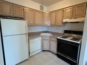 172-39 Highland Ave 4H, Jamaica Estates NY 11432