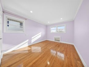 38 S Oaks Boulevard, Plainview NY 11803