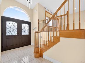 38 S Oaks Boulevard, Plainview NY 11803