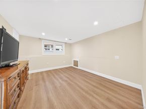 38 S Oaks Boulevard, Plainview NY 11803