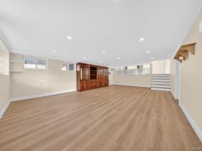 38 S Oaks Boulevard, Plainview NY 11803