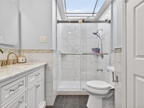38 S Oaks Boulevard, Plainview NY 11803