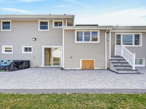 38 S Oaks Boulevard, Plainview NY 11803