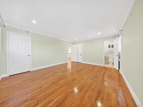 38 S Oaks Boulevard, Plainview NY 11803
