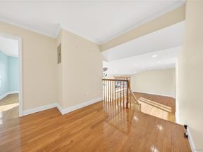38 S Oaks Boulevard, Plainview NY 11803