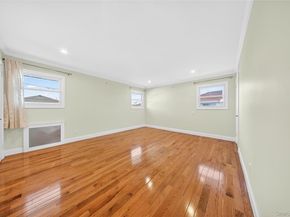 38 S Oaks Boulevard, Plainview NY 11803