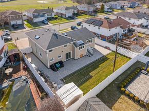 38 S Oaks Boulevard, Plainview NY 11803