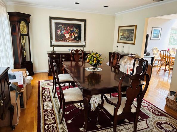 6 Cedarfield Terrace, Saint James NY 11780