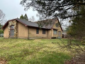 6 Cedarfield Terrace, Saint James NY 11780