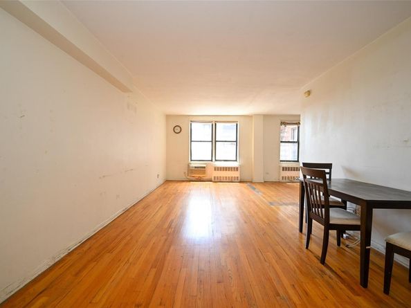 87-10 51 Avenue 6W, Elmhurst NY 11373