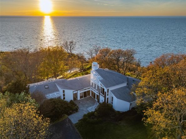 4105 Soundview Avenue, Mattituck NY 11952