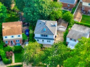 33 Park Circle, New Hyde Park NY 11040