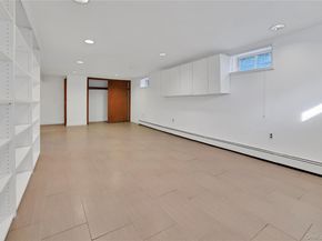 33 Park Circle, New Hyde Park NY 11040