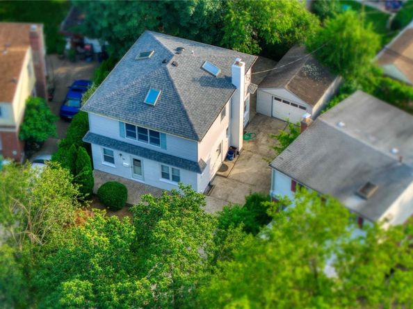 33 Park Circle, New Hyde Park NY 11040